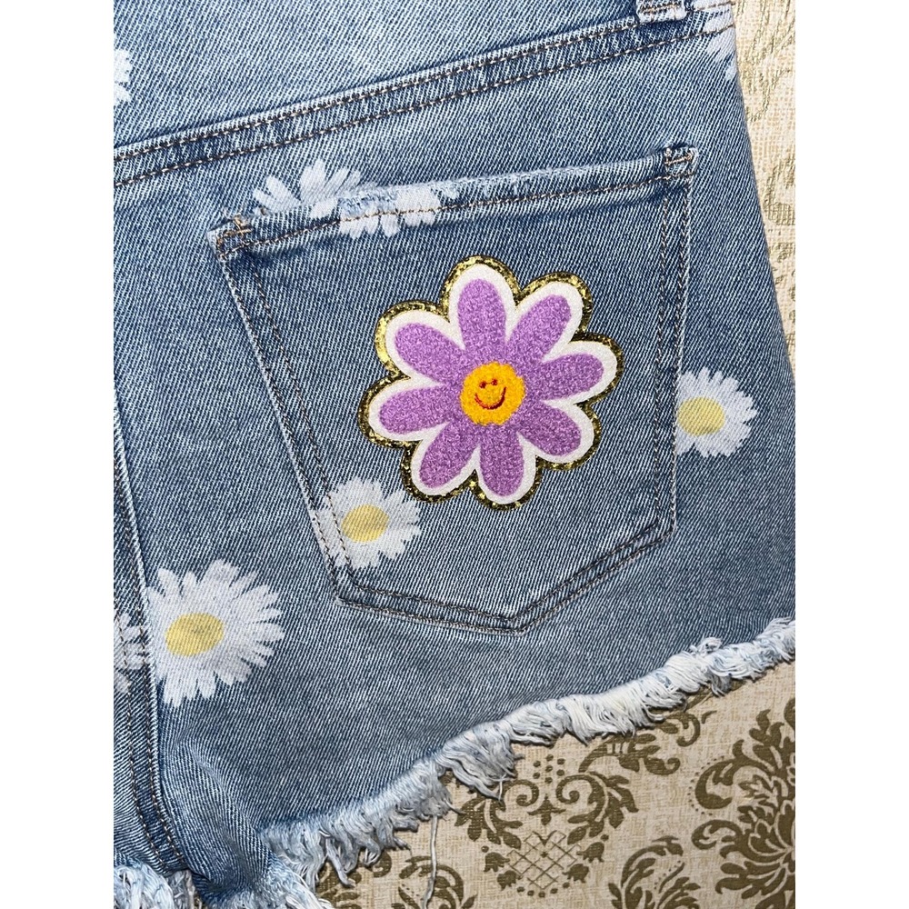 Material Girl Daisy Women's Shorts DIY Upcycled OOAK Sz. 5 Boho Fesival - Picture 9 of 10